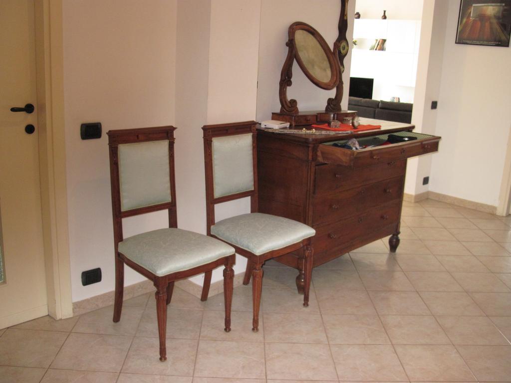 Silky House With Private Parking Apartment โกโม ภายนอก รูปภาพ
