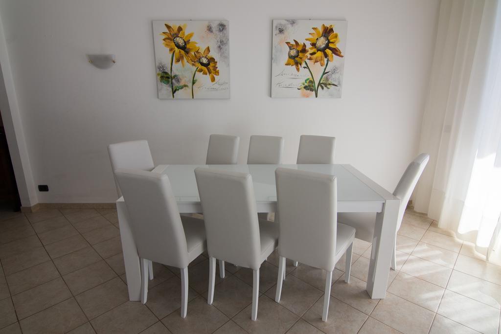 Silky House With Private Parking Apartment โกโม ภายนอก รูปภาพ