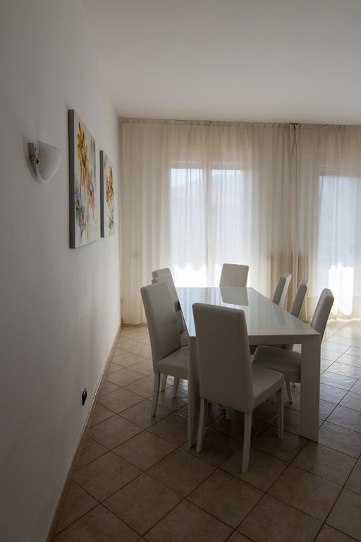 Silky House With Private Parking Apartment โกโม ภายนอก รูปภาพ