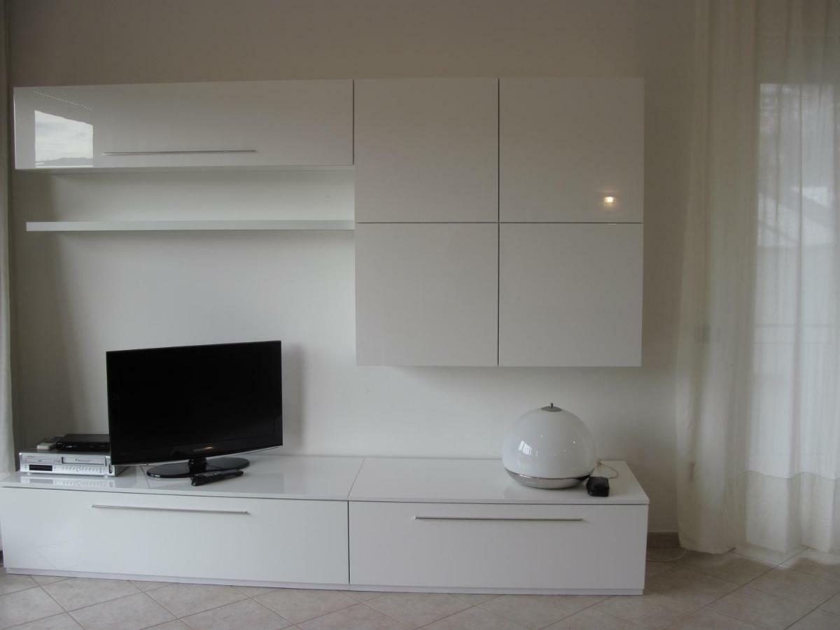Silky House With Private Parking Apartment โกโม ภายนอก รูปภาพ