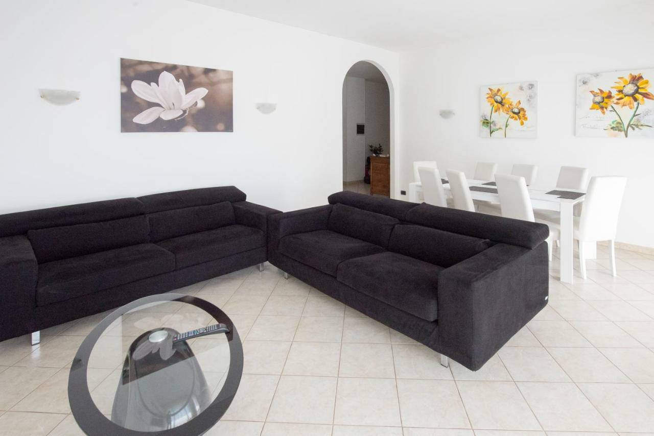 Silky House With Private Parking Apartment โกโม ภายนอก รูปภาพ