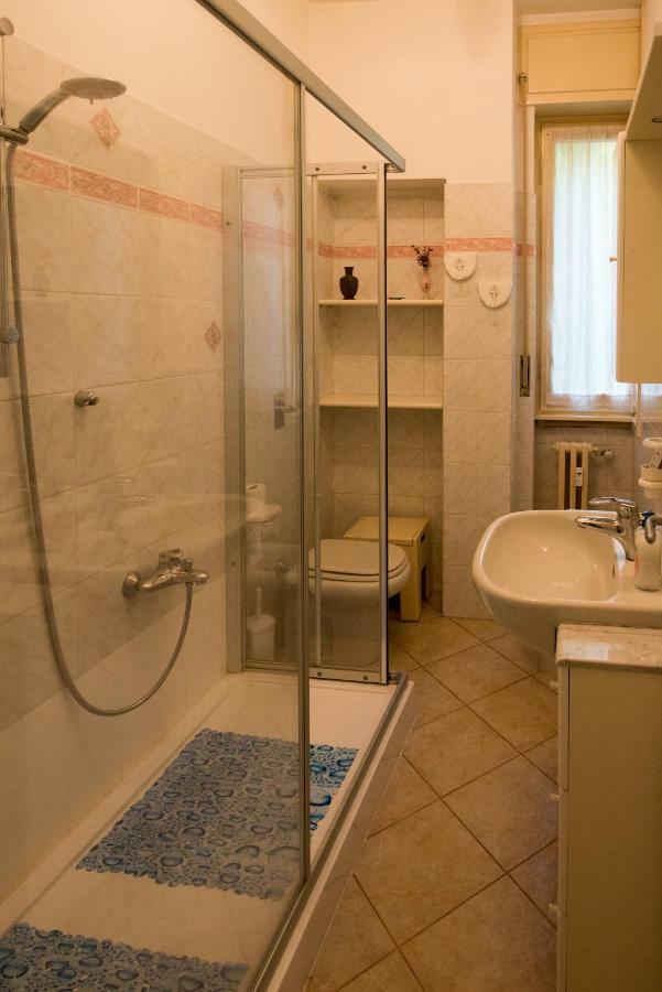 Silky House With Private Parking Apartment โกโม ภายนอก รูปภาพ